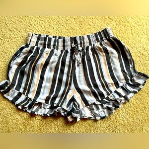 Woman’s Hollister Ruffle Hem Shorts